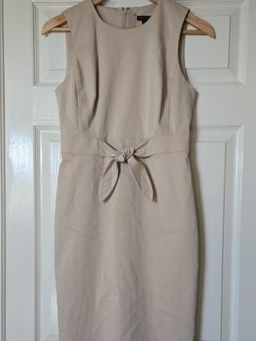 Ann Taylor Size 0 Cream Tie-Waist Sleeveless Sheath Dress